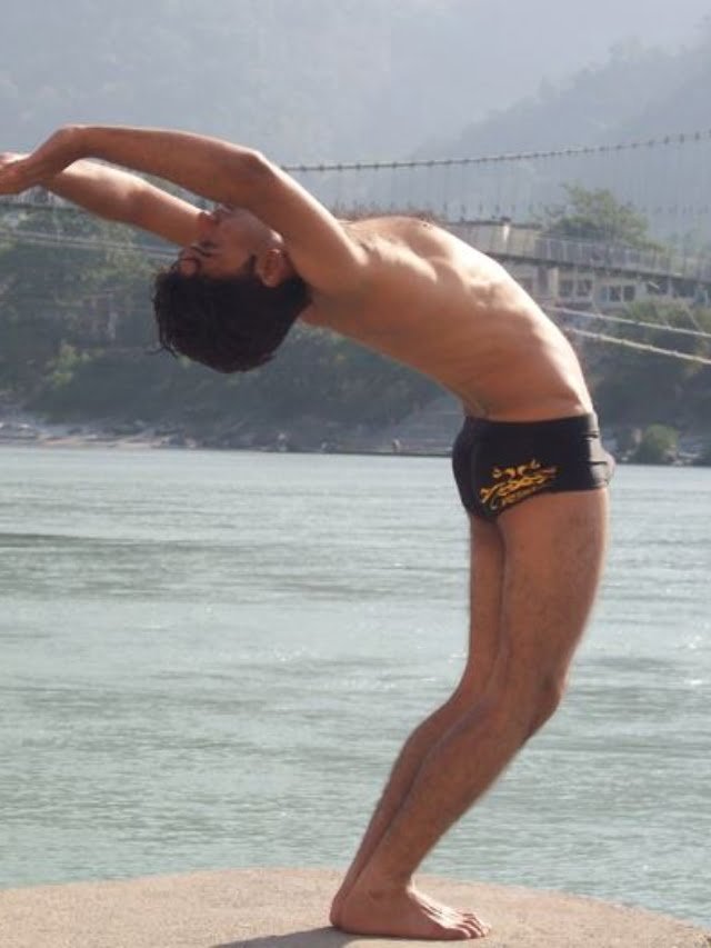 YOGA AT GANGA.JPG VII